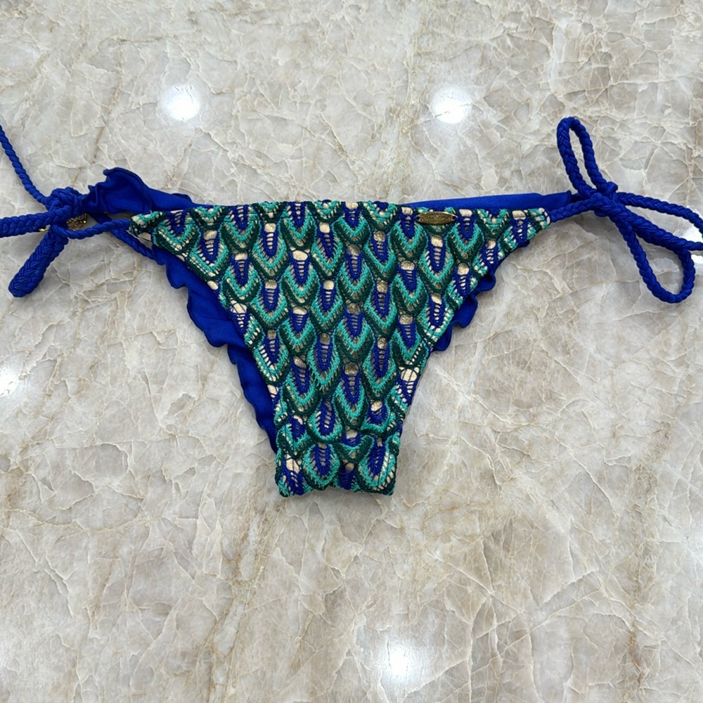 Bikini Bottoms - Luli Fama